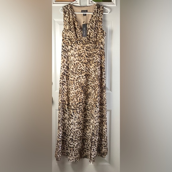 Rachel Zoe Dresses & Skirts - Rachel Zoe Beige /Tan animal print sleeveless maxi dress